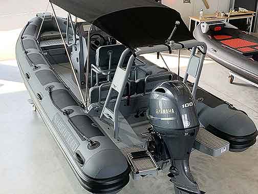Das Motorboot der Lippepiraten mit 100 PS Motor